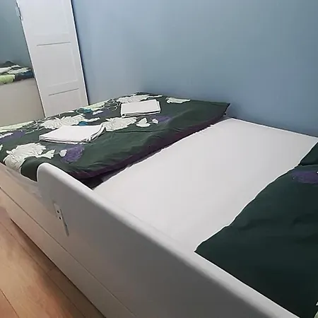 Apartman Ostrowskiego 19 *